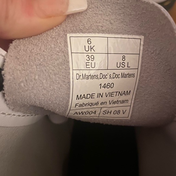 White Doc Martens- size 8 (Never Worn!) - Picture 4 of 4